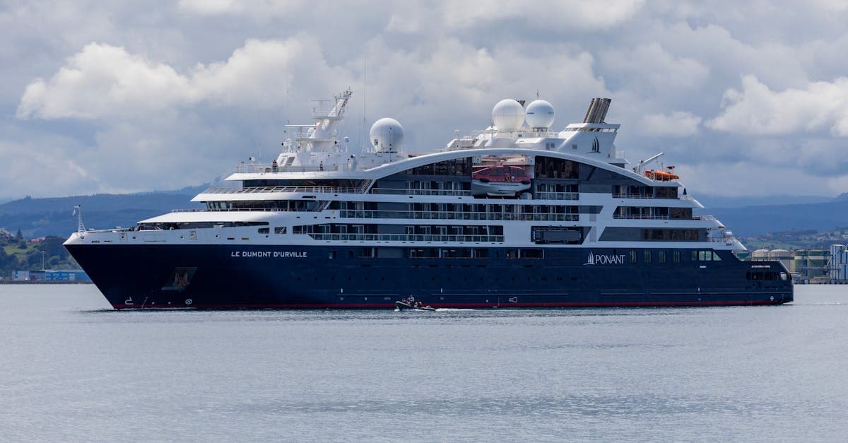 Cover Image for Cruise Ship Jobs Guide: Best Roles, Pay, and Perks