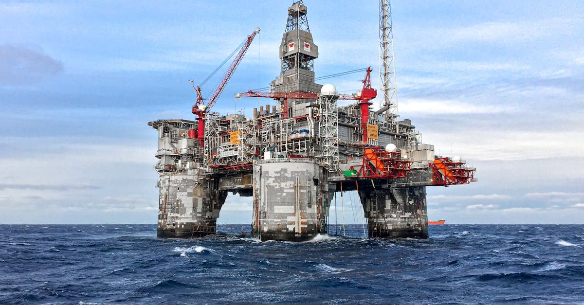 Cover Image for Oil Rig Jobs: 7 Proven Tips to Get Hired Fast