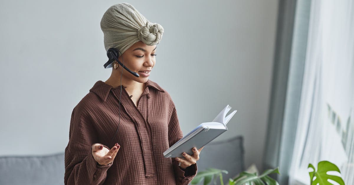 Cover Image for Virtual Assistant Jobs: Best Options and Pro Tips